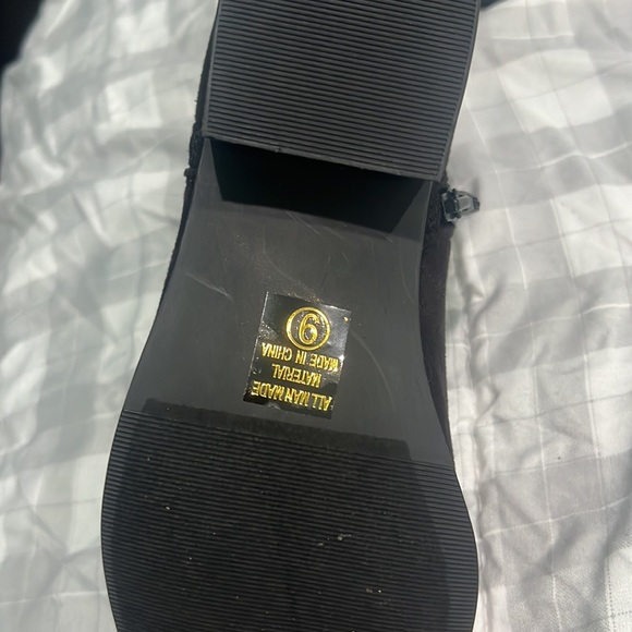 Boot - Picture 3 of 3